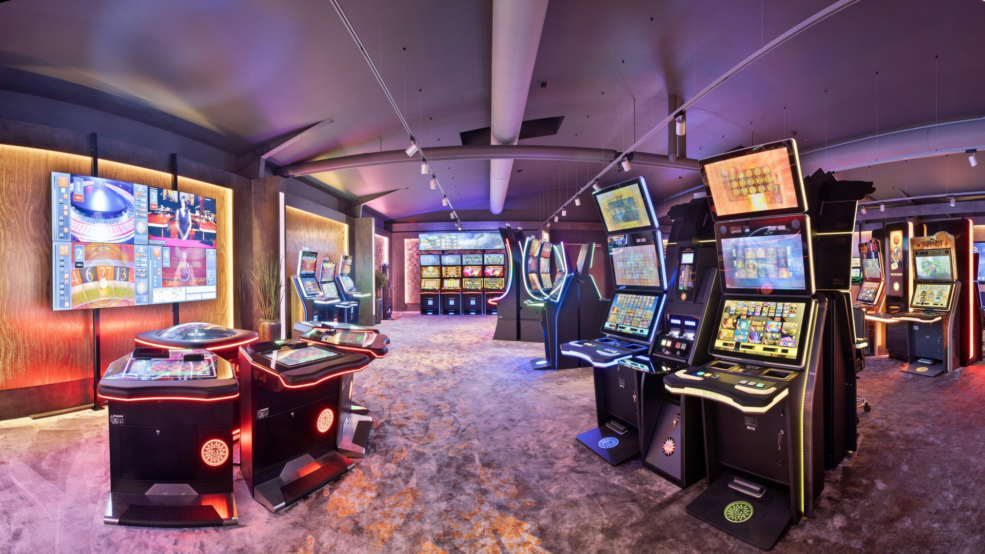 Spielautomaten_Panorama Showroom