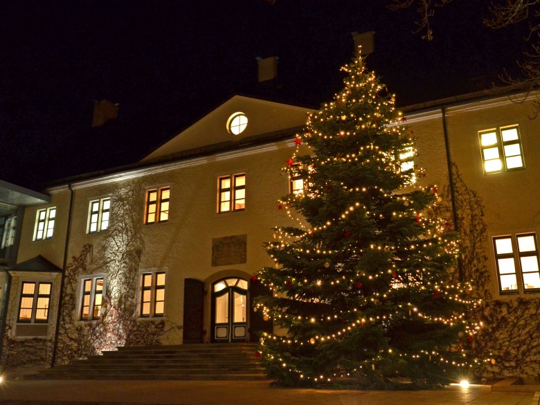 Schloss Benkhausen weihnachtlich illuminiert
