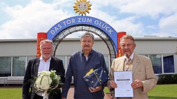 Jubilar Detlef Imlau (45) mit Paul Gauselmann und Werner Schroer_1